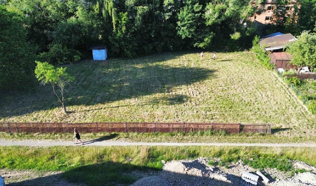Prodej stavebního pozemku 1 626 m², Olšany – náhled fotky 2