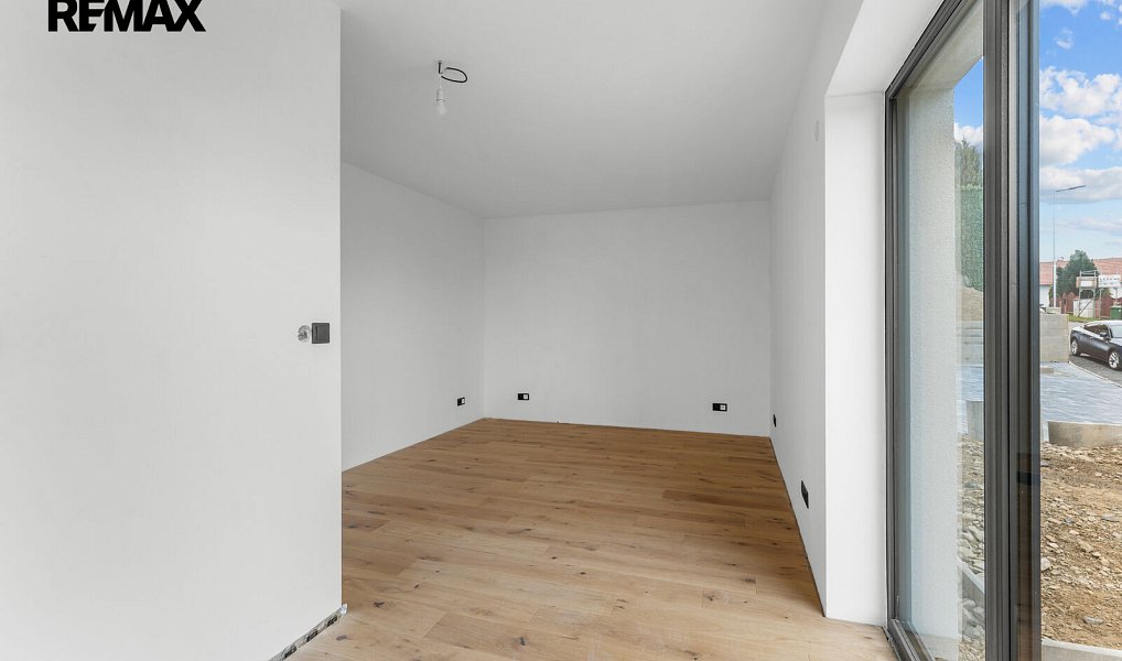 Prodej bytu 4+kk 149 m², Kly – náhled fotky 6
