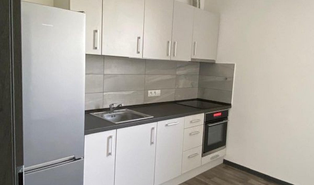 Pronájem bytu 3+1 92 m², Kočov – náhled fotky 2