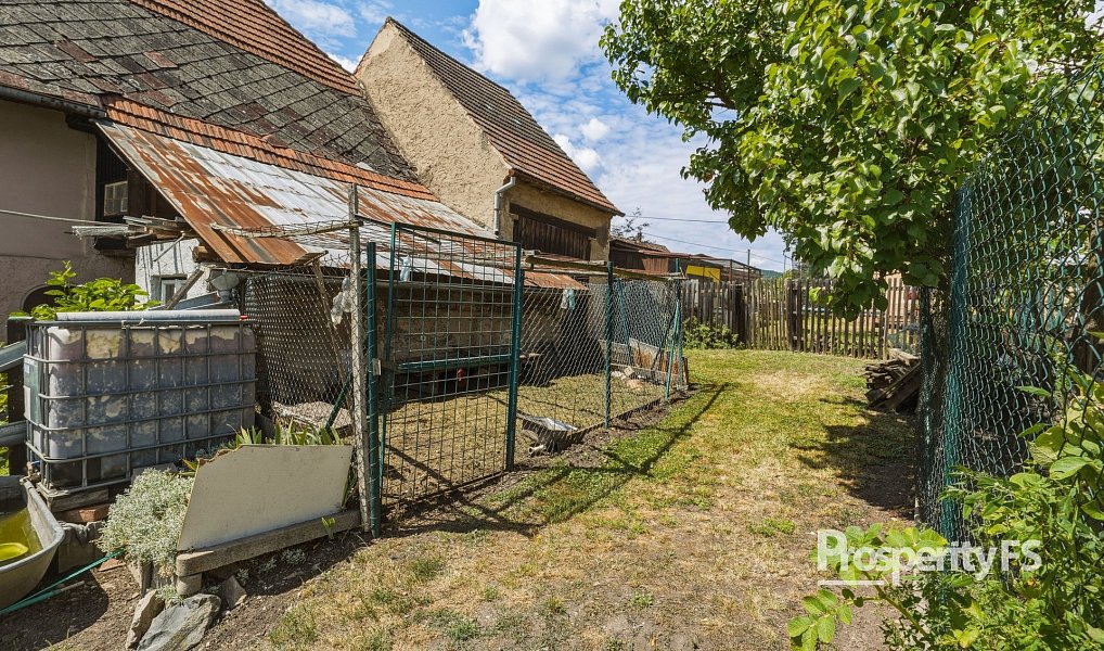 Prodej domu 318 m² s pozemkem 1 081 m², Liběšice – náhled fotky 45