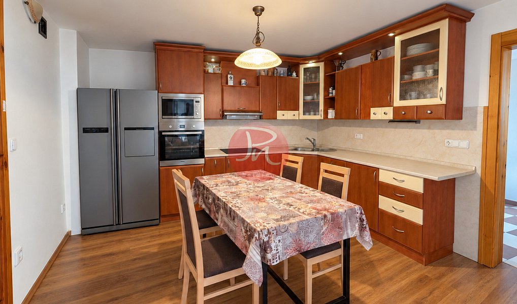 Prodej domu 340 m² s pozemkem 1 272 m², Hranice – náhled fotky 2