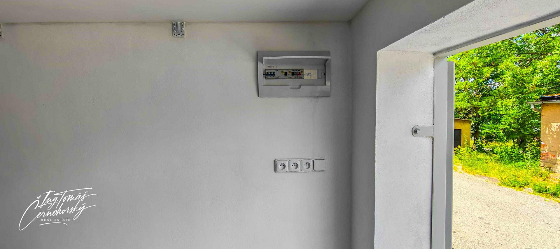 Prodej kompletně zrekonstruované garáže - příbram - anenská — photo 4