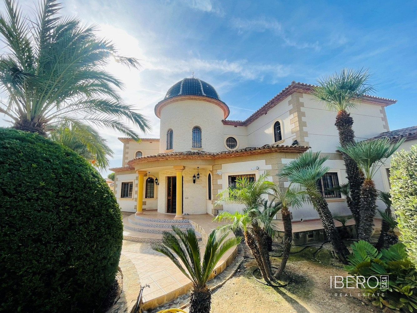 Prodej domu 490 m² s pozemkem 3 534 m²