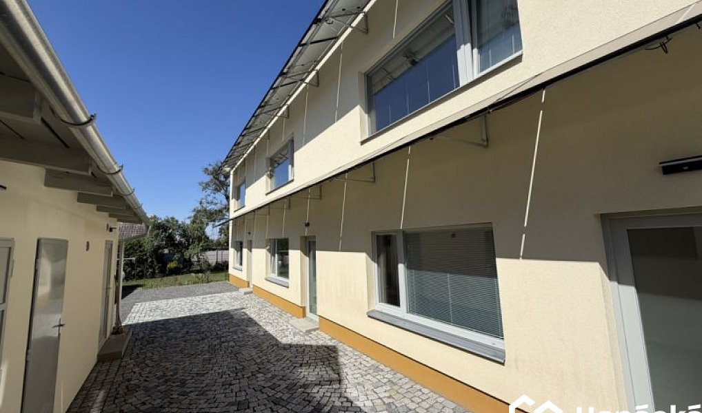 Pronájem bytu 1+kk 30 m², Bystřice pod Hostýnem – náhled fotky 27