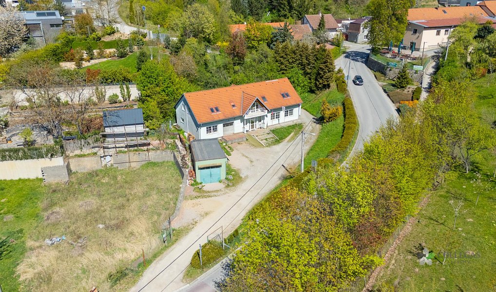 Prodej domu 150 m² s pozemkem 2 014 m², Vranov – náhled fotky 2