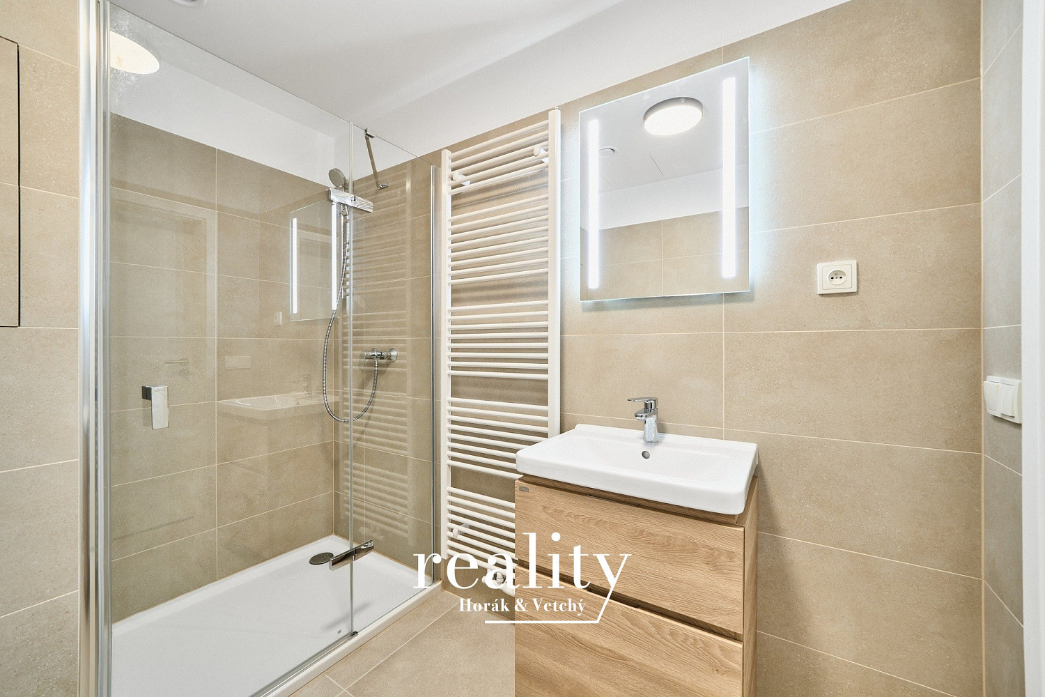 Pronájem bytu 1+kk 37 m² — photo 3