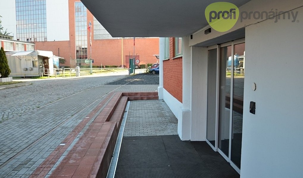 Pronájem skladovacích prostor 100 m², Zlín – náhled fotky 6