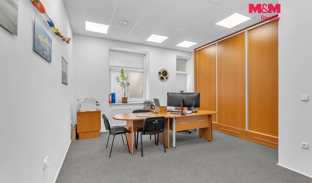 Pronájem kanceláře 136 m², Jičín – náhled fotky 2
