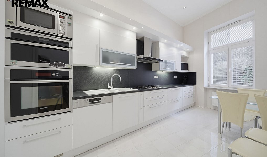 Prodej bytu 3+1 104 m², Karlovy Vary – náhled fotky 9