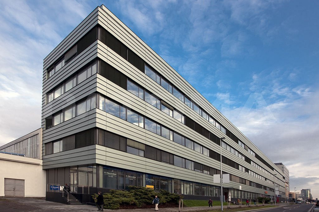 Pronájem kanceláře 242 m²
