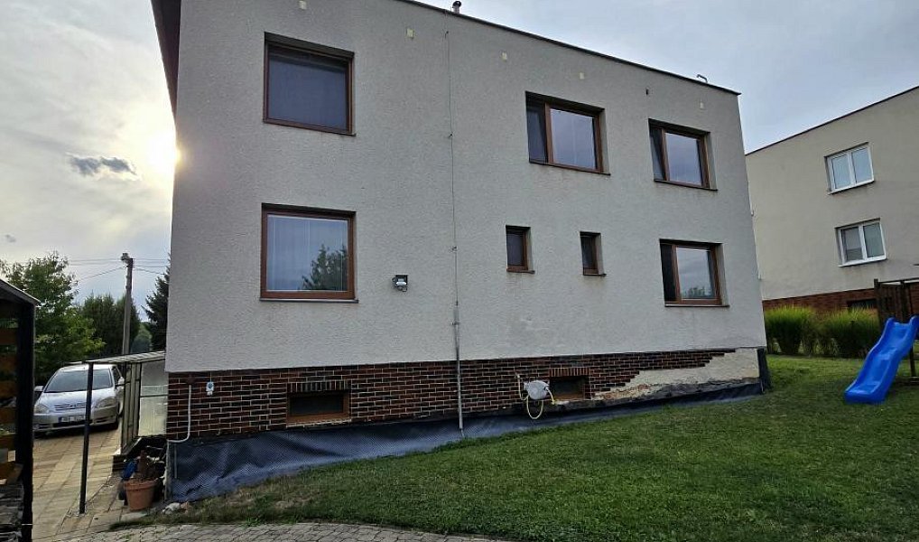 Prodej domu 250 m² s pozemkem 706 m², Zlín – náhled fotky 3