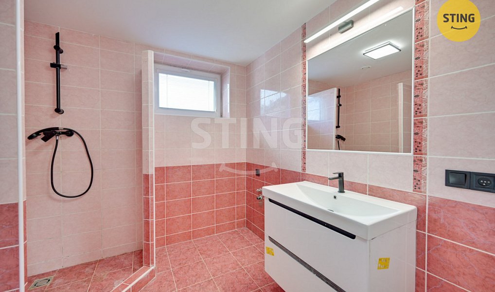 Prodej domu 168 m² s pozemkem 552 m², Šardice – náhled fotky 9