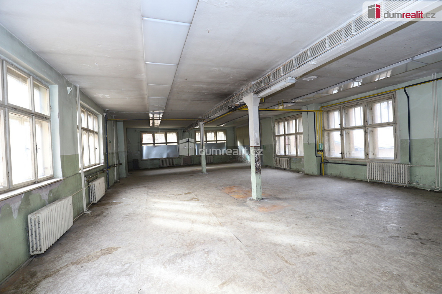 Prodej nájemního domu, činžáku 1 000 m² — photo 2