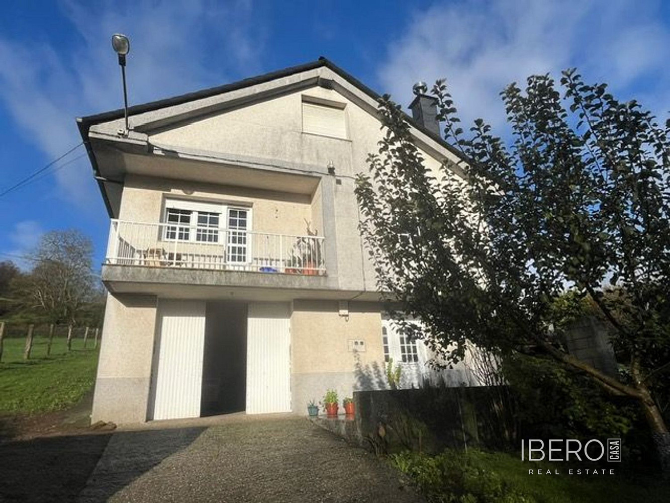 Prodej domu 1 327 m² s pozemkem 1 096 m²