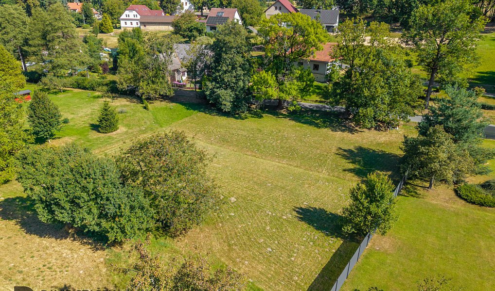 Prodej stavebního pozemku 1 783 m², Přívrat – náhled fotky 3