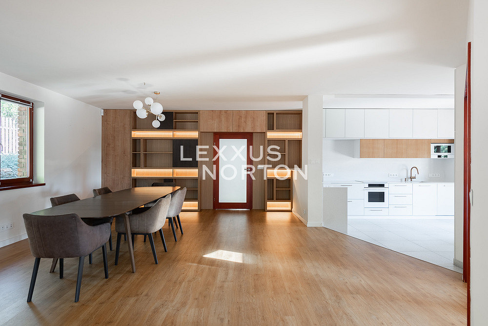 Prodej domu 378 m² s pozemkem 1 502 m² – fotografie 2