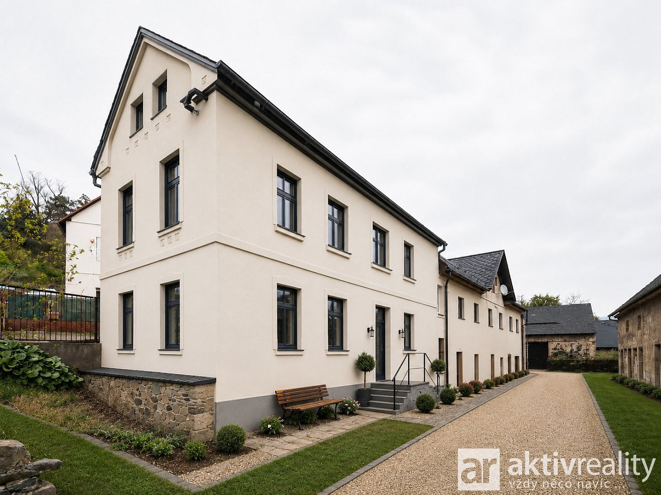Prodej domu 250 m² s pozemkem 1 005 m² – fotografie 3
