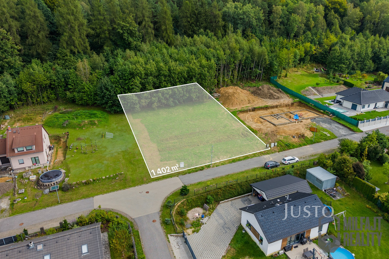 Prodej stavebního pozemku 1 402 m²