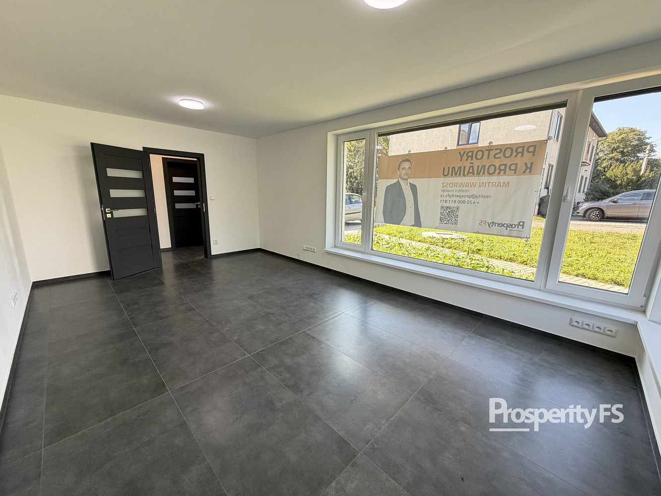 Pronájem komerčního objektu (jiného typu) 54 m²