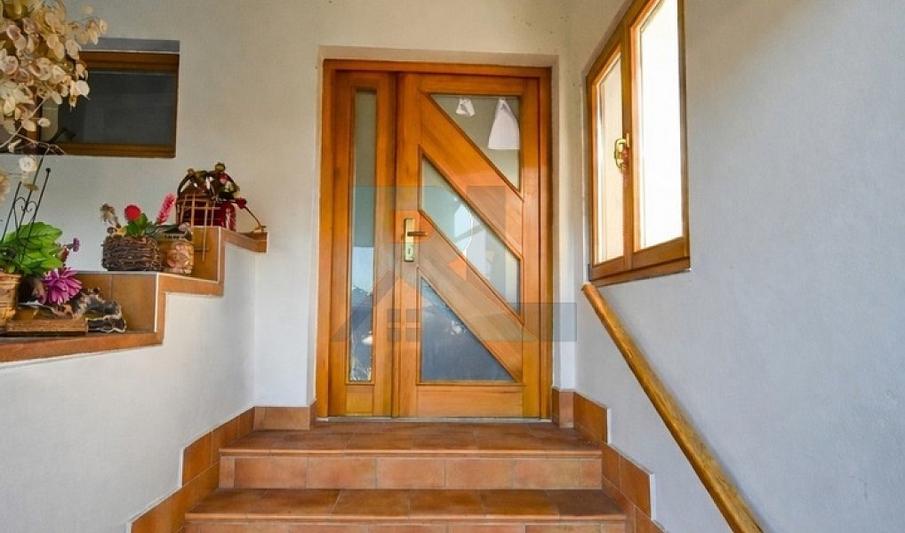 Prodej domu 225 m² s pozemkem 1 973 m², Líně – náhled fotky 2