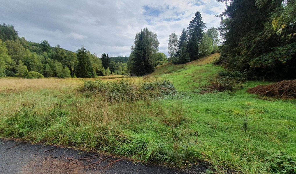 Prodej pozemku 802 m², Pila – náhled fotky 4