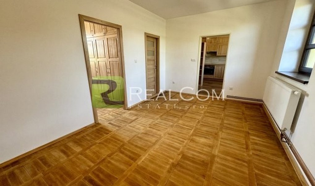 Pronájem bytu 2+1 42 m², Pečky – náhled fotky 2
