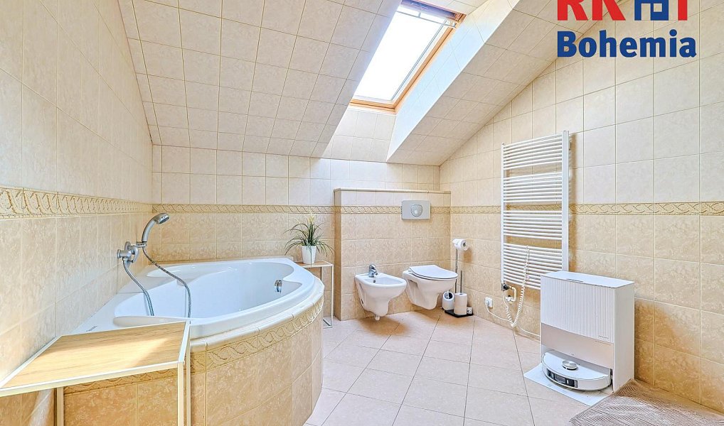 Prodej domu 309 m² s pozemkem 1 162 m², Úvaly – náhled fotky 19