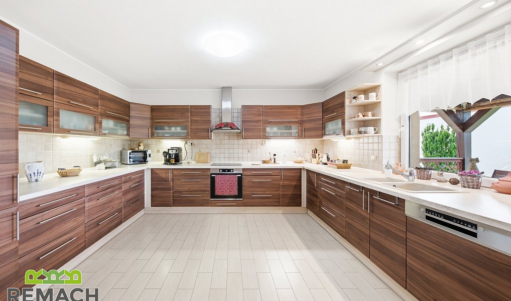 Prodej domu 335 m² s pozemkem 937 m², Blatnice pod Svatým Antonínkem – náhled fotky 3
