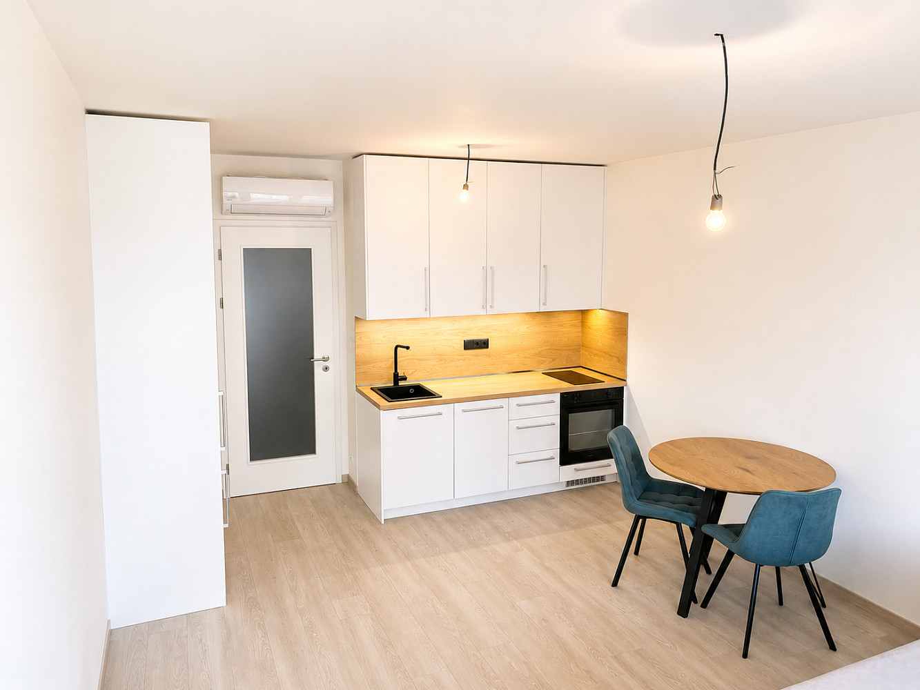 Pronájem bytu 1+kk 35 m² — photo 2