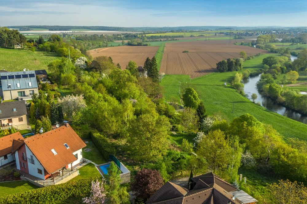 Prodej stavebního pozemku 1 364 m² – pohled 2