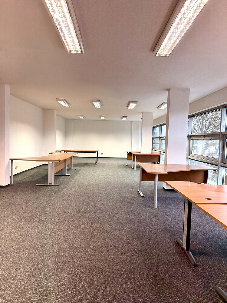 Pronájem kanceláře 97 m² – pohled 3