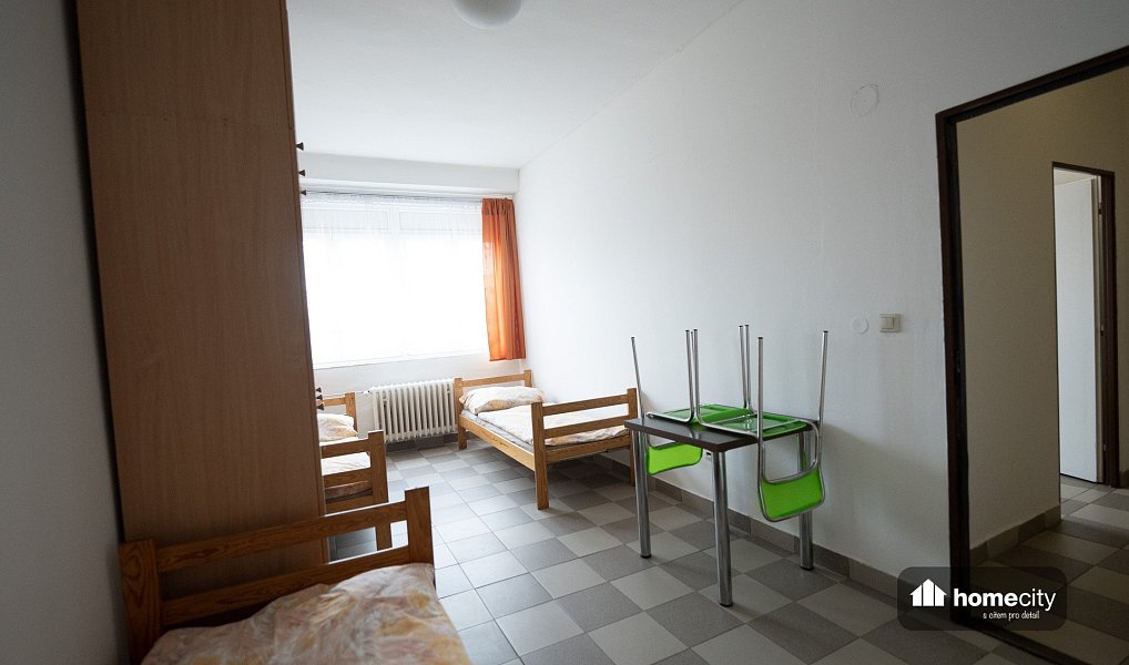 Prodej ubytovacího objektu 1 660 m², Hradec Králové – náhled fotky 10