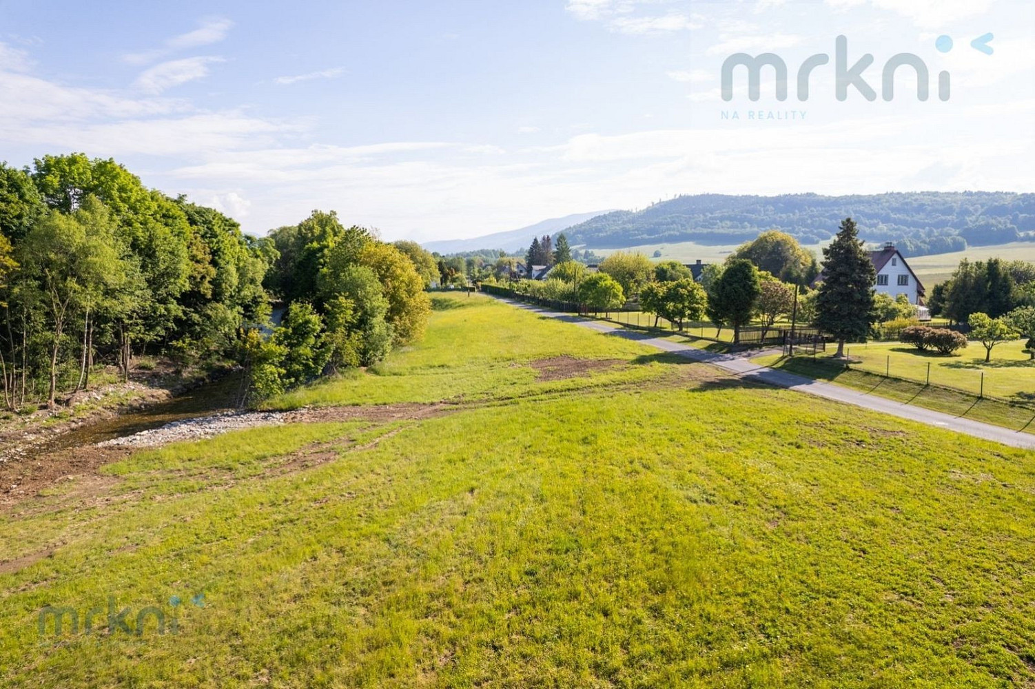 Prodej stavebního pozemku 706 m² – pohled 4