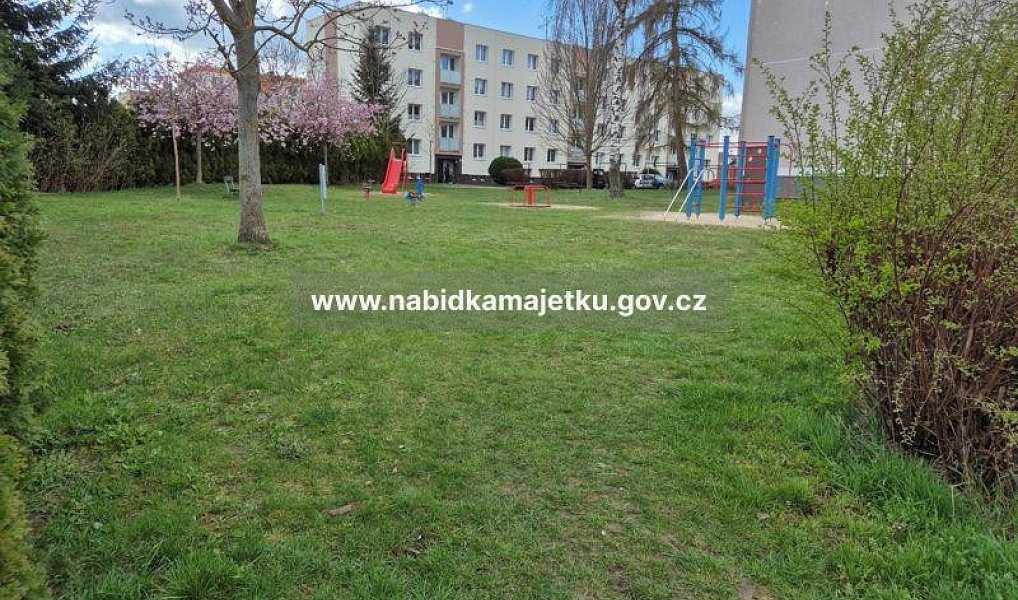 Prodej pozemku 793 m², Hradec Králové – náhled fotky 2