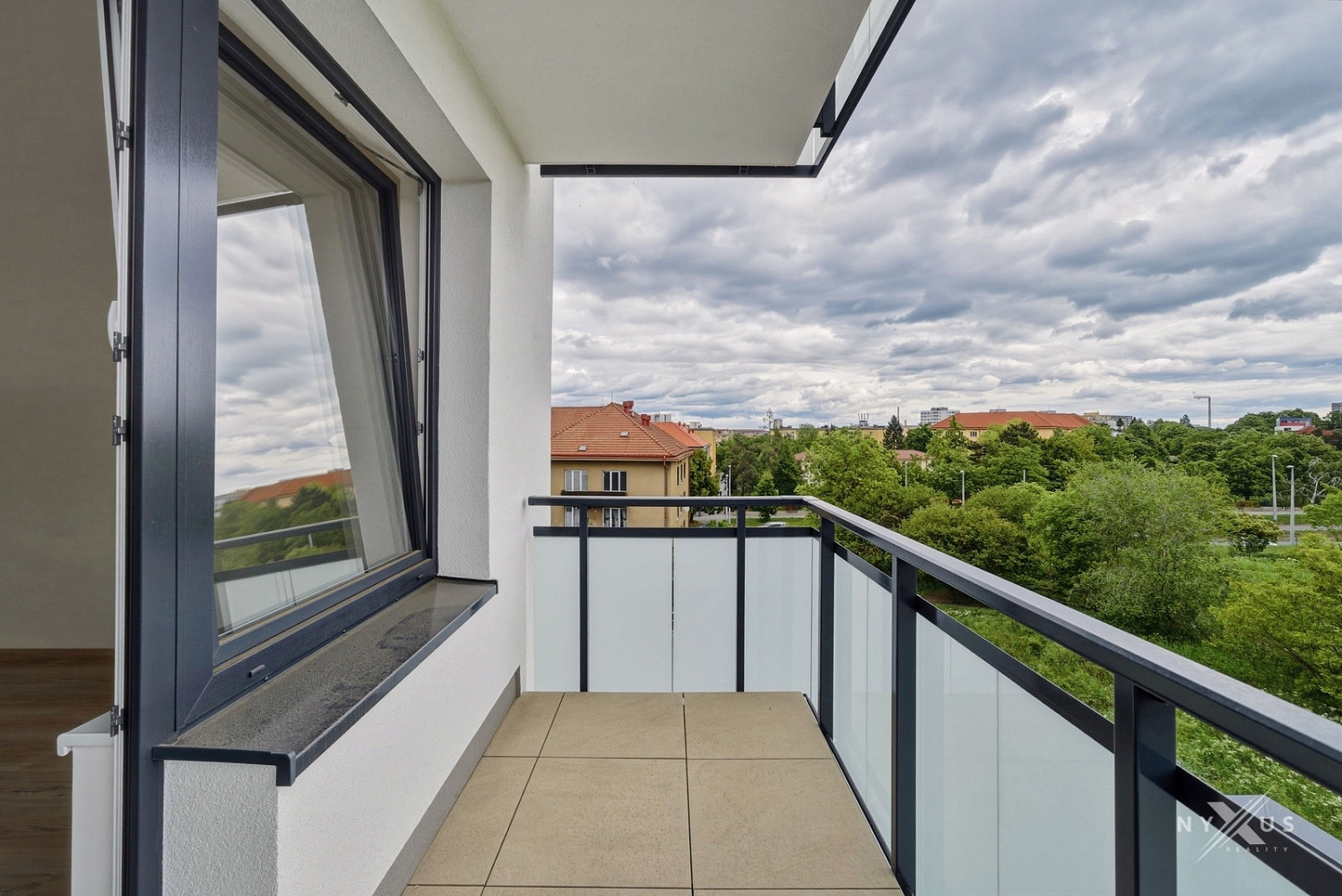 Pronájem bytu 2+kk 52 m² — photo 2