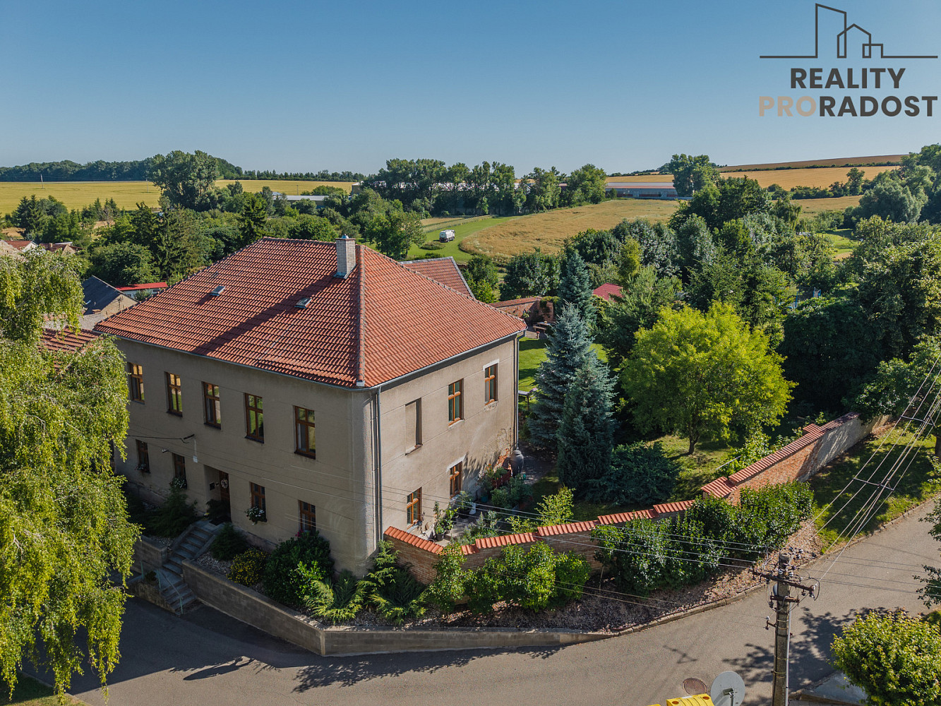 Prodej domu 292 m² s pozemkem 1 719 m²
