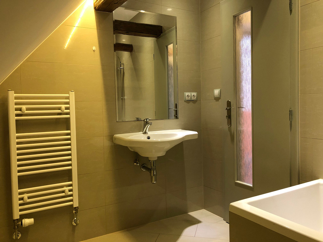 Pronájem bytu 3+kk 68 m² — photo 2