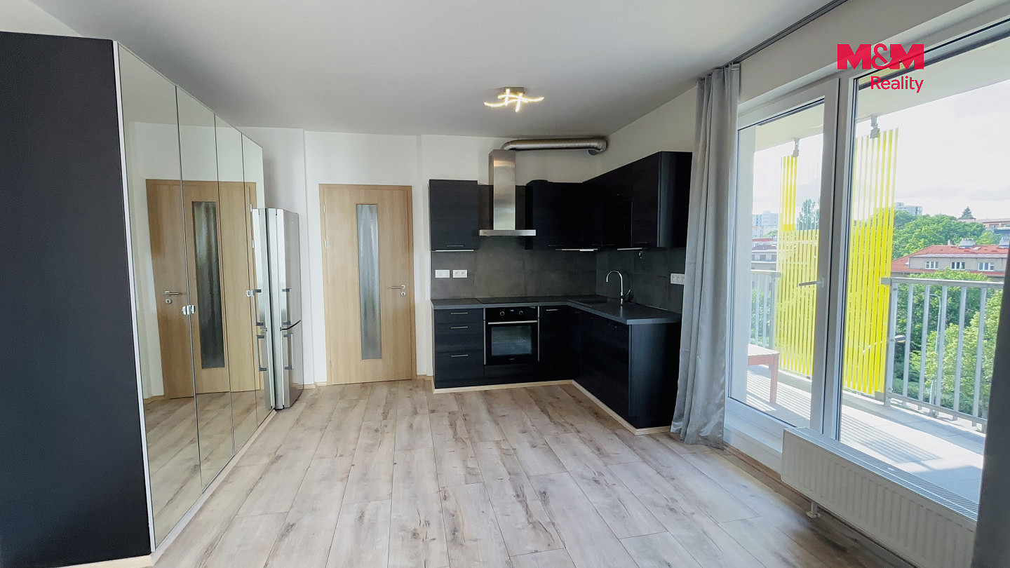 Pronájem bytu 1+kk 42 m² – fotografie 4