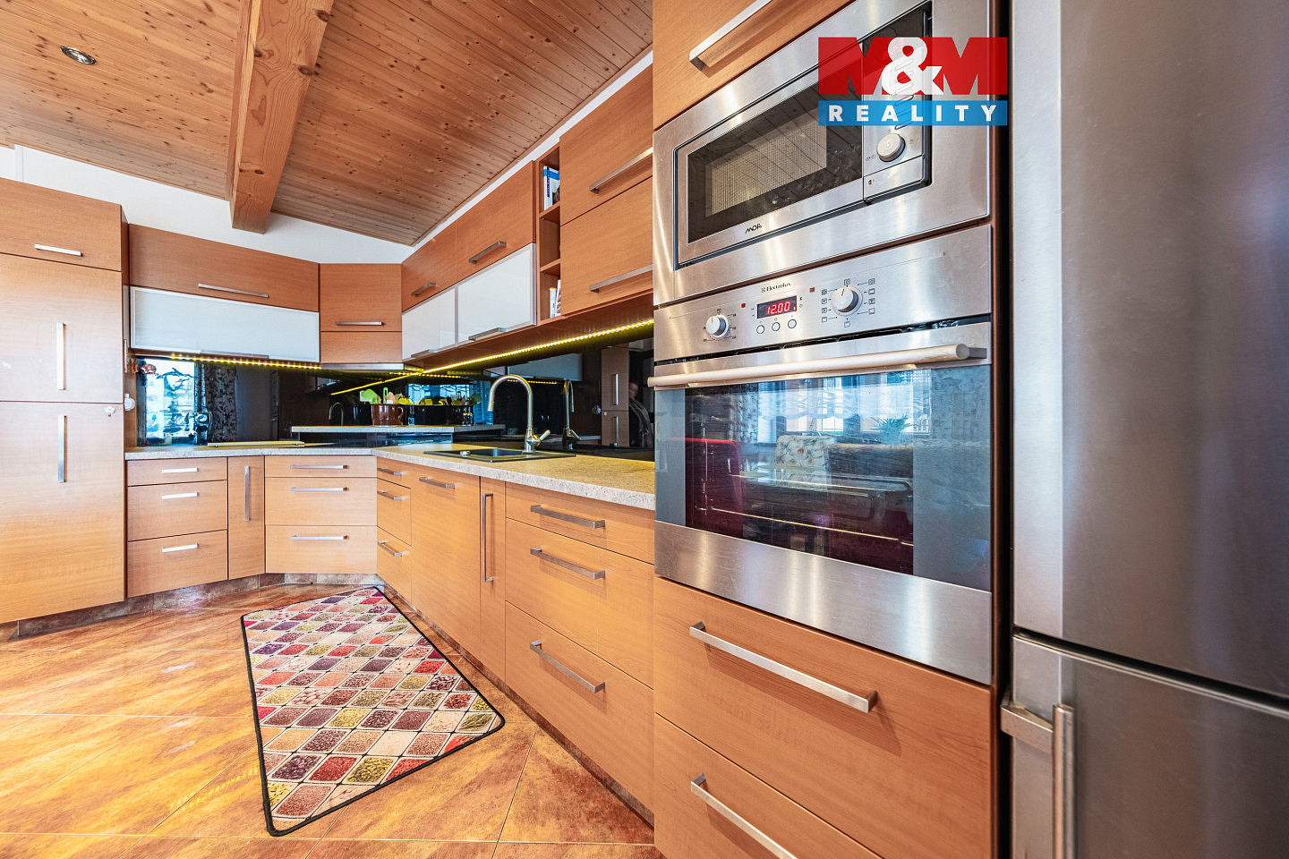 Prodej domu 203 m² s pozemkem 557 m²