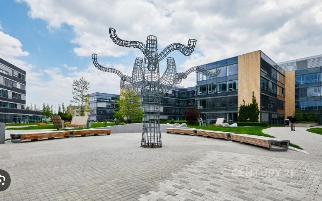 Pronájem kanceláře 166 m²