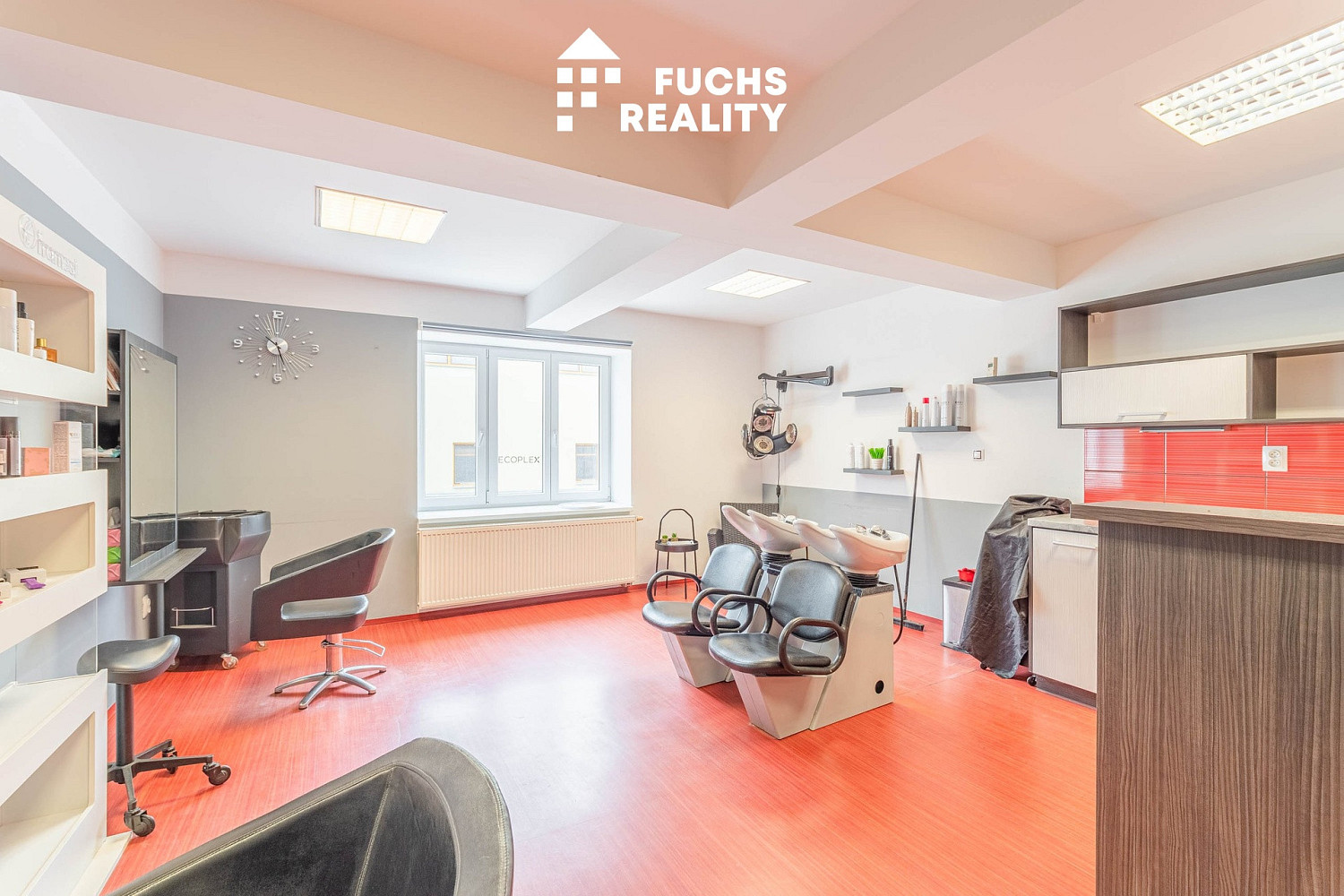 Prodej kanceláře 45 m² – fotografie 2