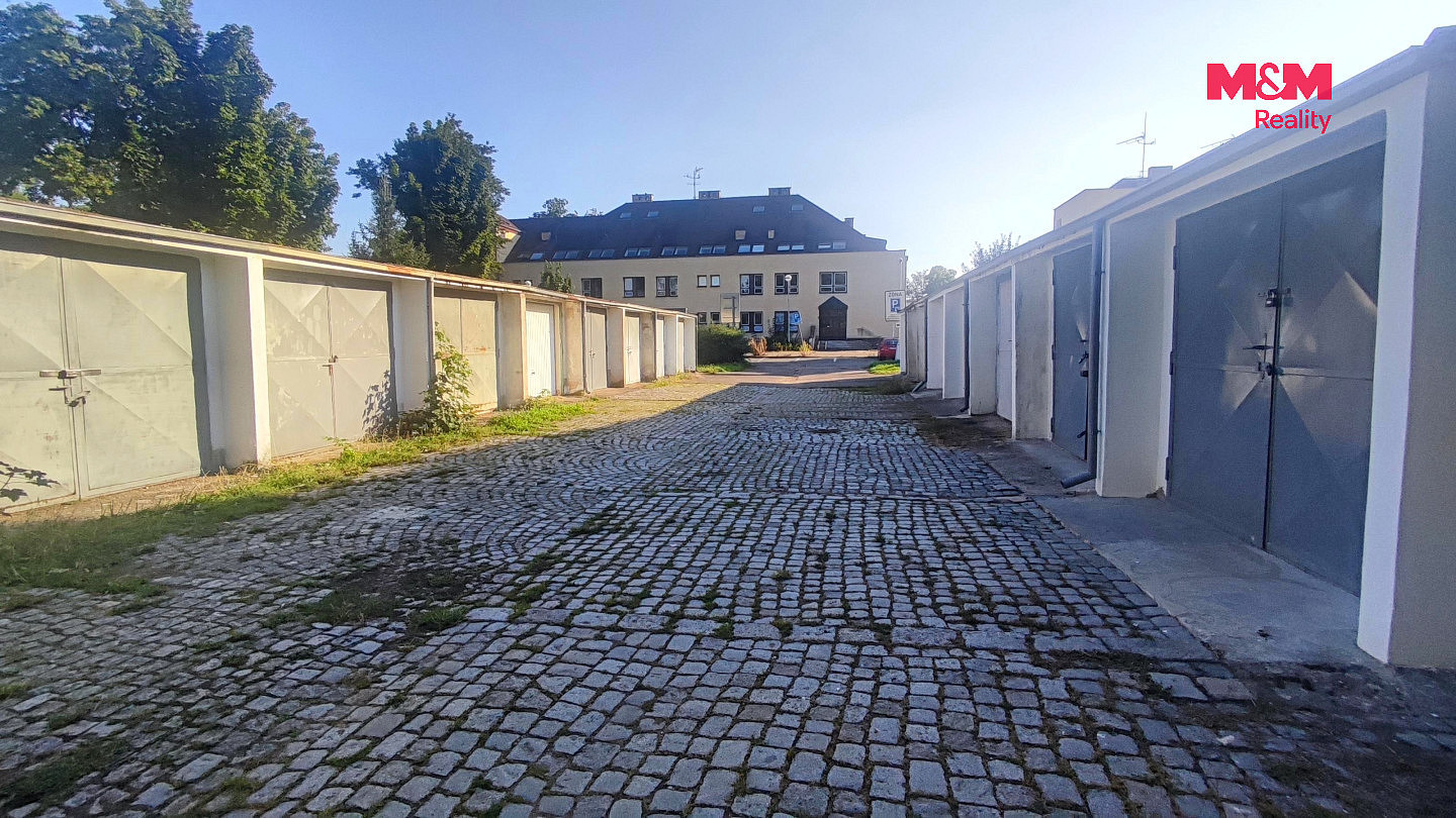 Pronájem garáže, 17 m2, hradec králové, ul. u kavalíru — photo 3