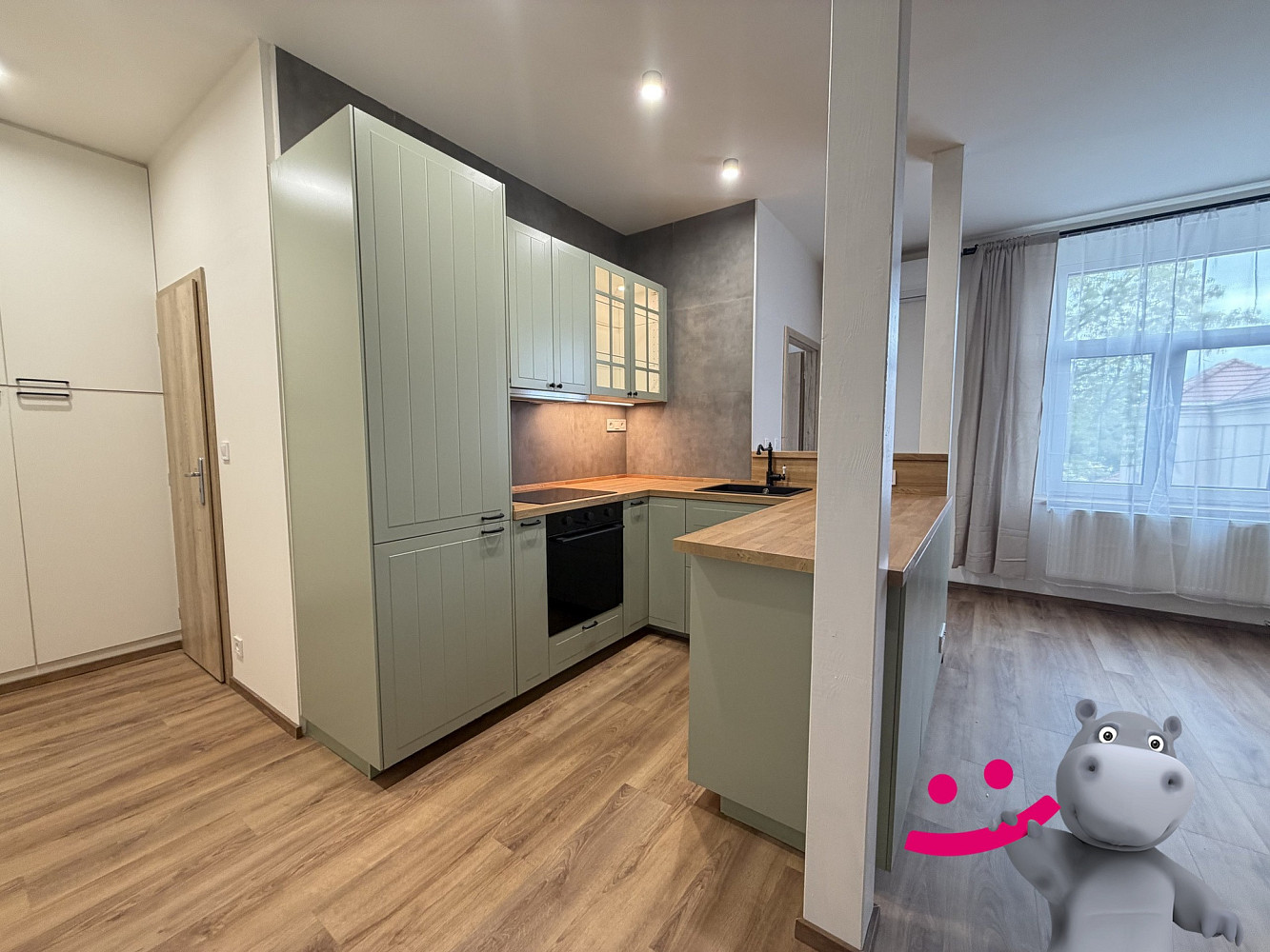 Pronájem bytu 2+kk 40 m² – fotografie 4