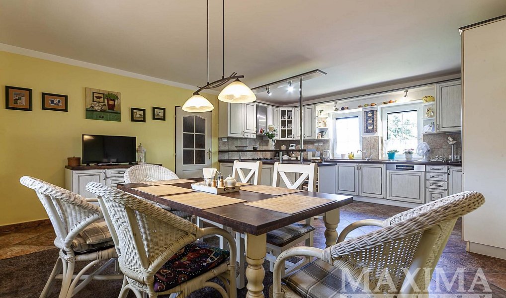 Prodej domu 245 m² s pozemkem 773 m², Ejpovice – náhled fotky 12
