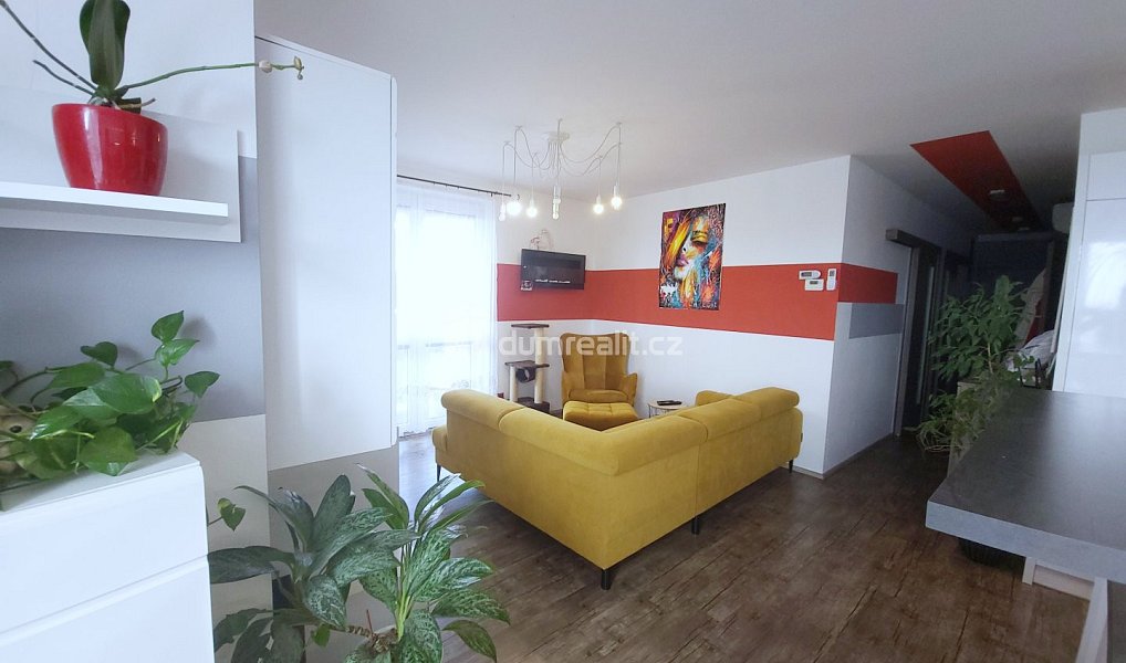 Prodej bytu 4+kk 85 m², Vochov – náhled fotky 2