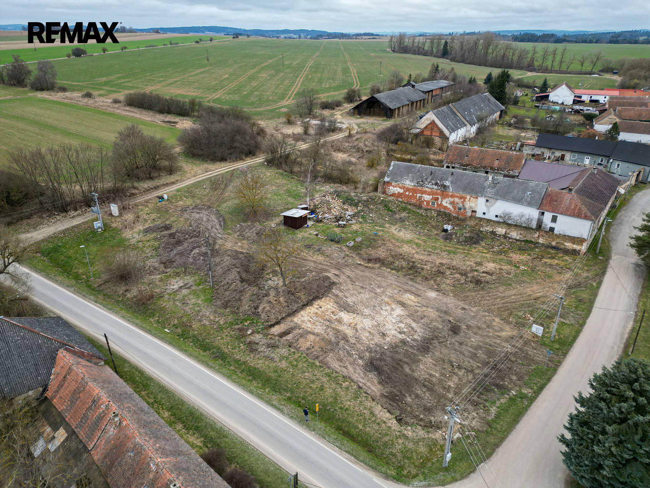 Prodej stavebního pozemku 1 401 m² – pohled 4