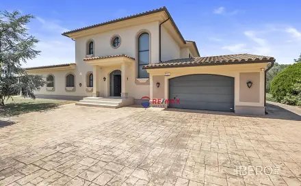 Prodej domu 450 m² s pozemkem 2 141 m², Peralada, Španělsko