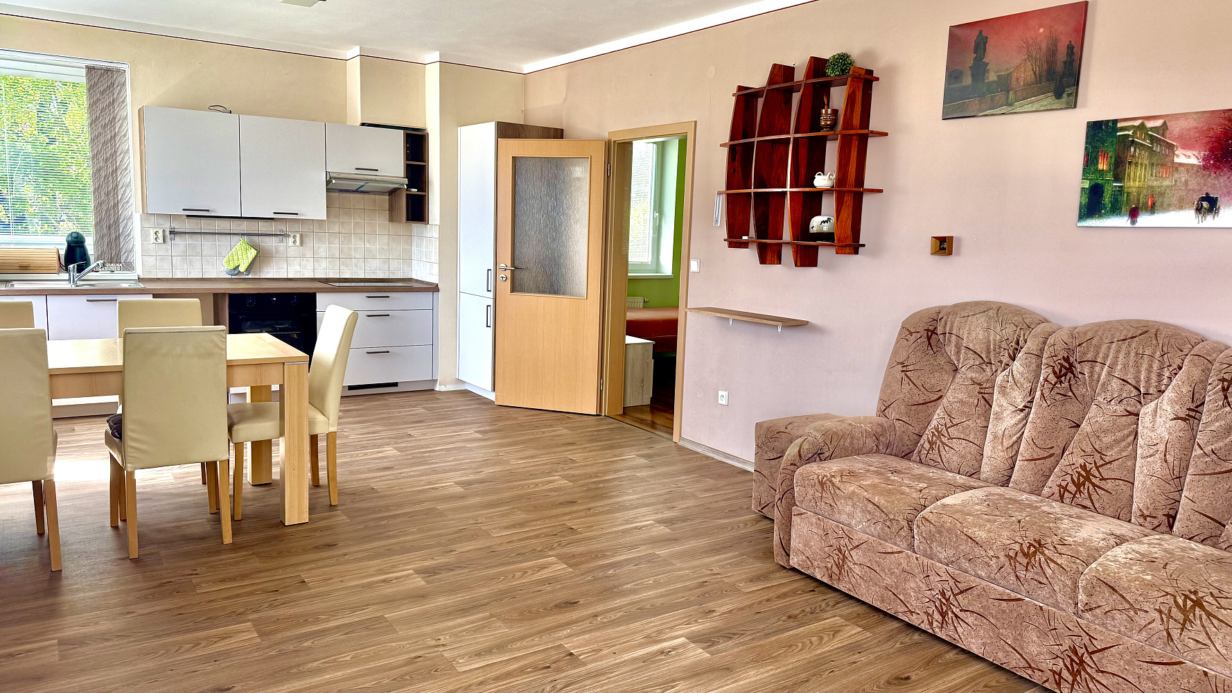 Pronájem bytu 4+kk 99 m² — photo 3