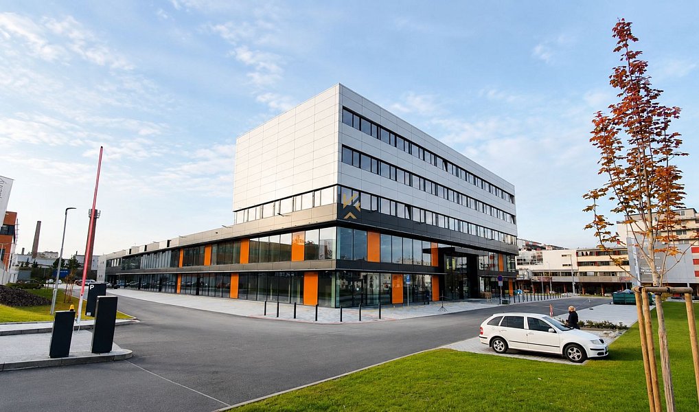 Pronájem kanceláře 199 m², Praha – náhled fotky 2