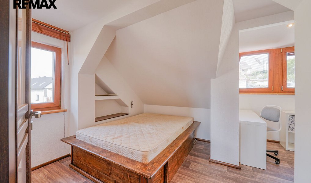 Prodej domu 230 m² s pozemkem 1 093 m², Zbůch – náhled fotky 24